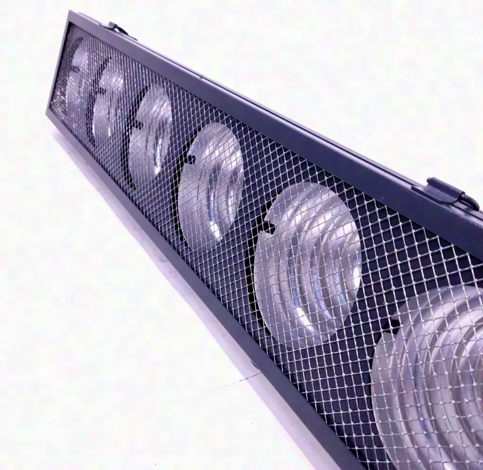 ADB RZN 91 footlight 6x100 W