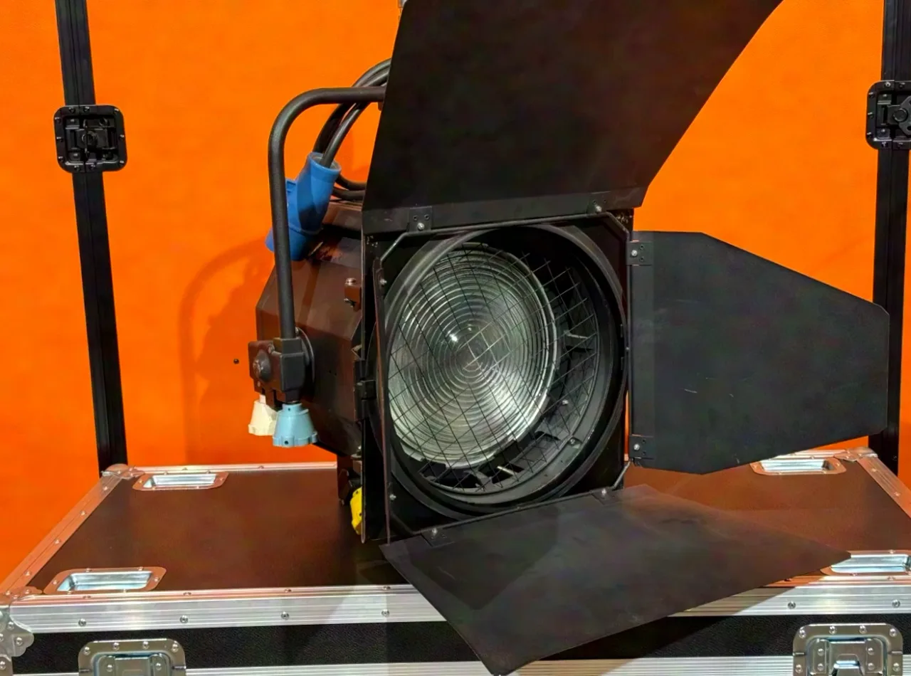 ADB SP50 5kw Fresnel spotlight p.o.
