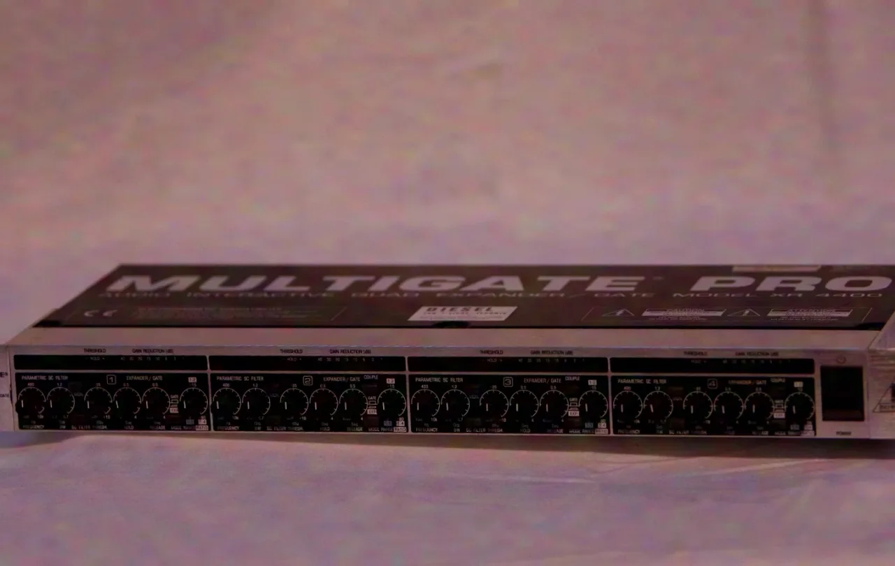 Behringer Dynamics Processor "Behringer Multigate Pro XR4400"