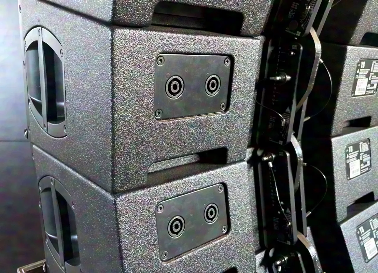 D&B Audiotechnik Y8 - 4 units remaining