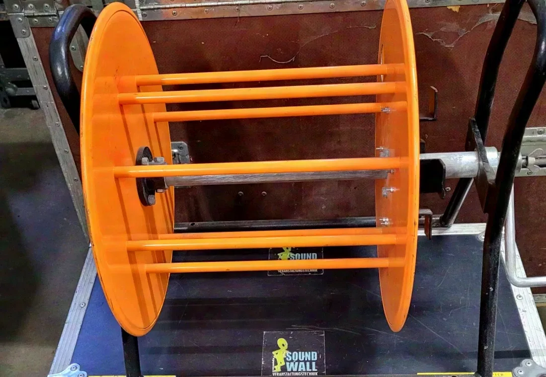 Metal cable reel