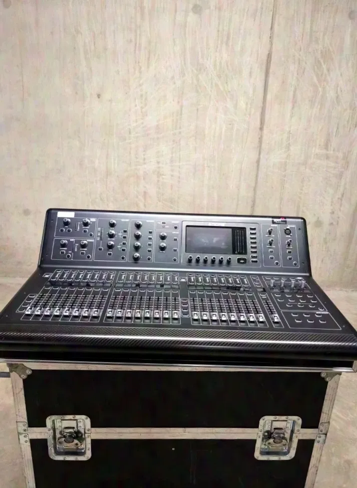 Midas M32 + Dante card