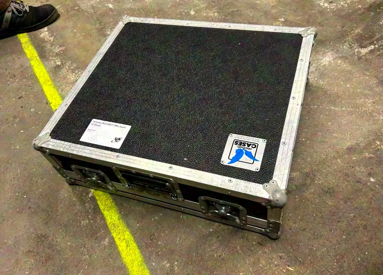 Yamaha MG124 cx Analog Mixing Console in Amptown Case/Suitcase
