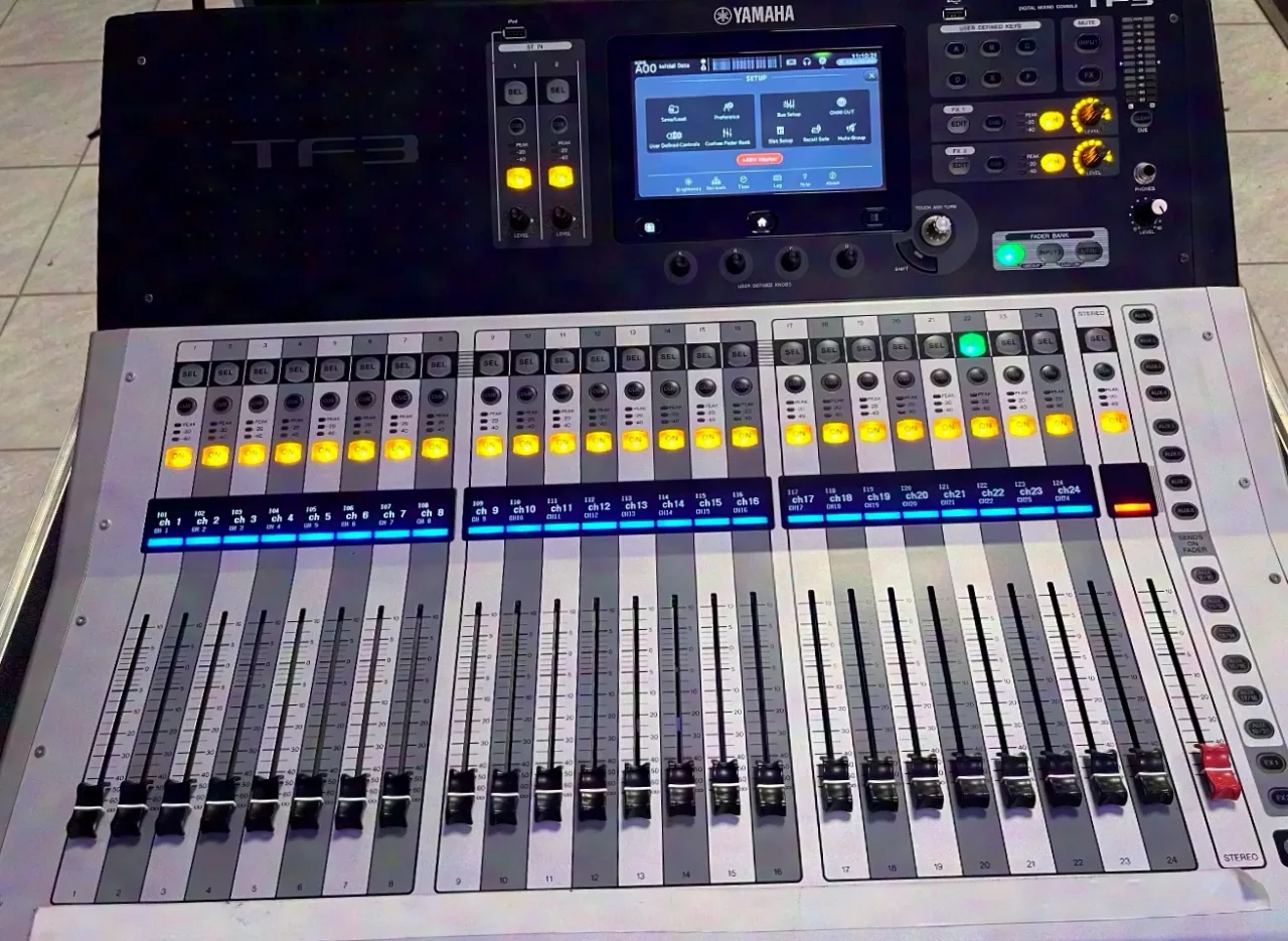 Yamaha Tf3 Tf3 with case without Dante card