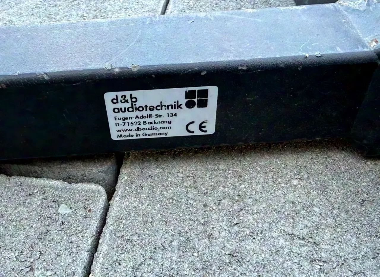 d&b audiotechnik Q1 flying frame