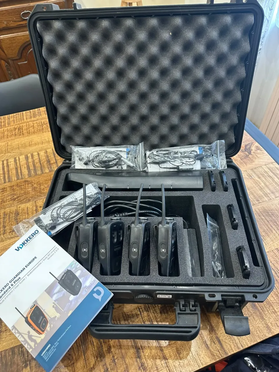 Vokkero Guardian PLUS Pro Wireless Intercom Kit - 4 Units + 6 Headsets (Case & Charger)