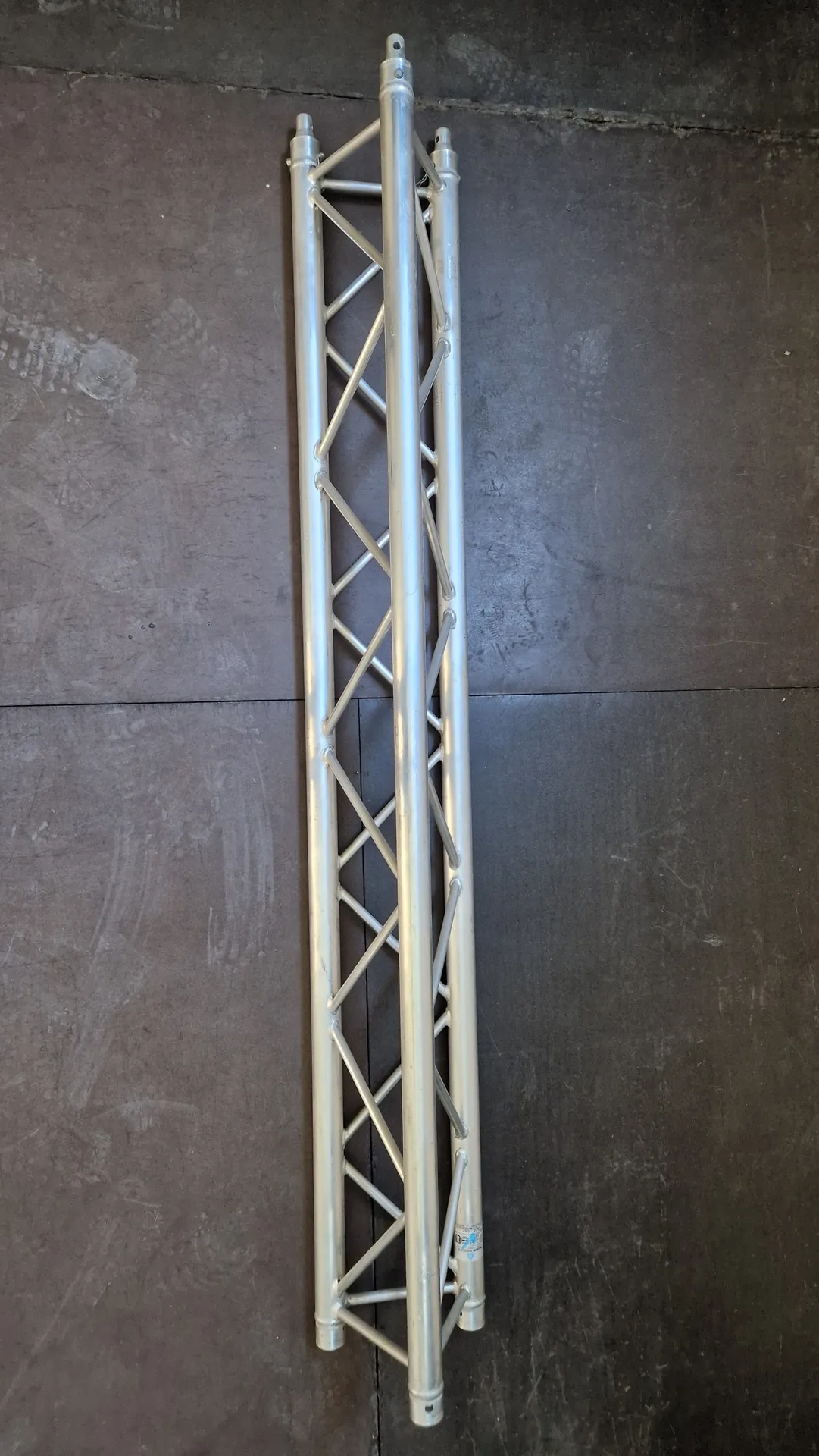 Triangular Aluminium Truss - 2 m - 28 pieces