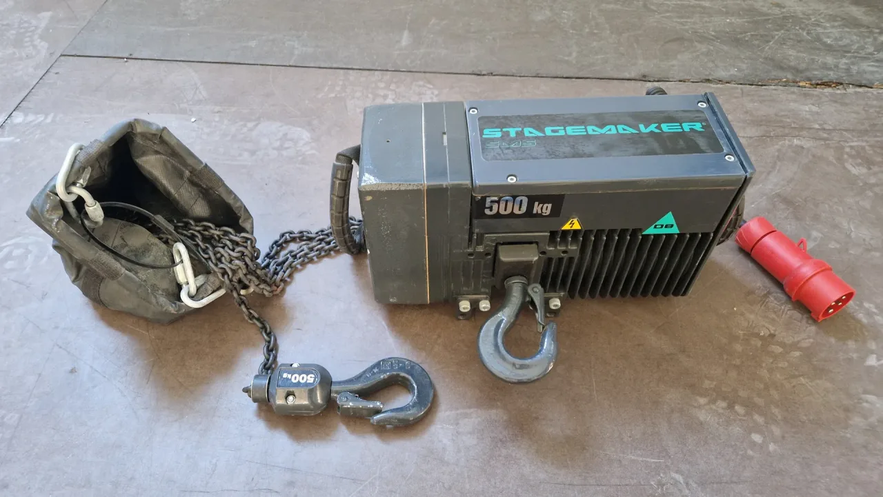 4 Verlinde 500kg motorized hoists + control box