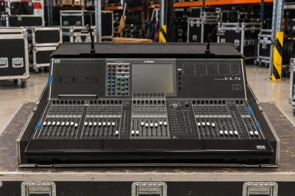 Yamaha CL5 Digital Mixing Console