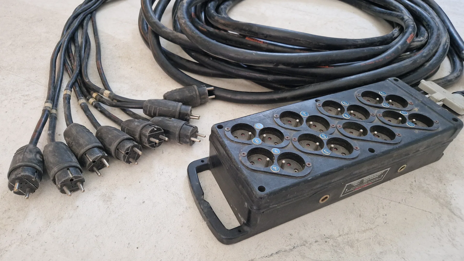 Extension cord - 30 meters - 8xPC16