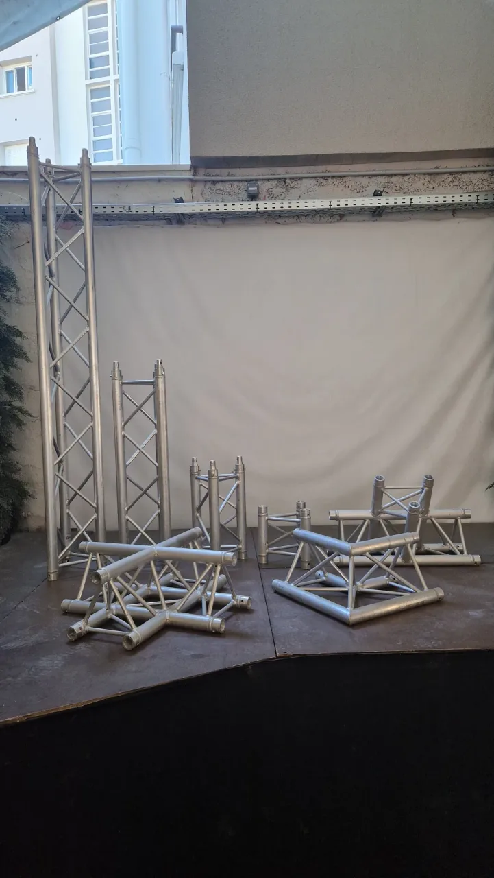 Pack structure aluminum triangle