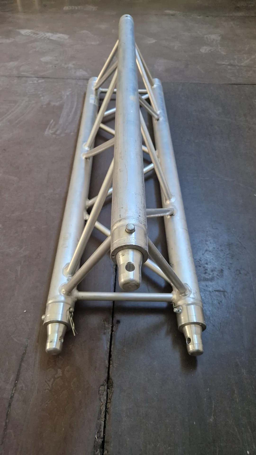 Triangular aluminum structure - 1m - 18 pieces